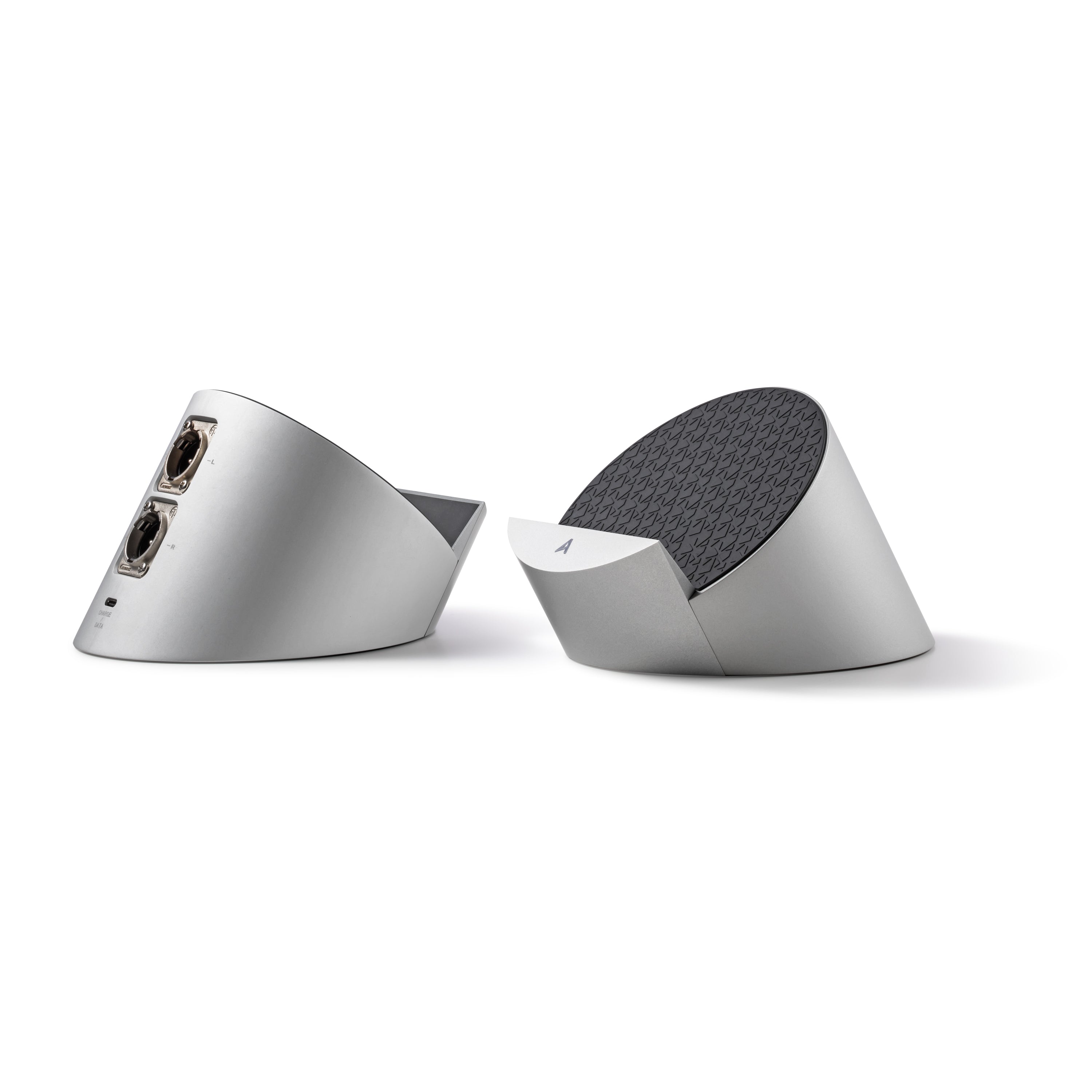 未使用品　Astell&Kern AK CRADLE Silver Astell&Kern AK CRADLE Silver 【IRV-AK-CRADLE-SV】 – e☆イヤホン